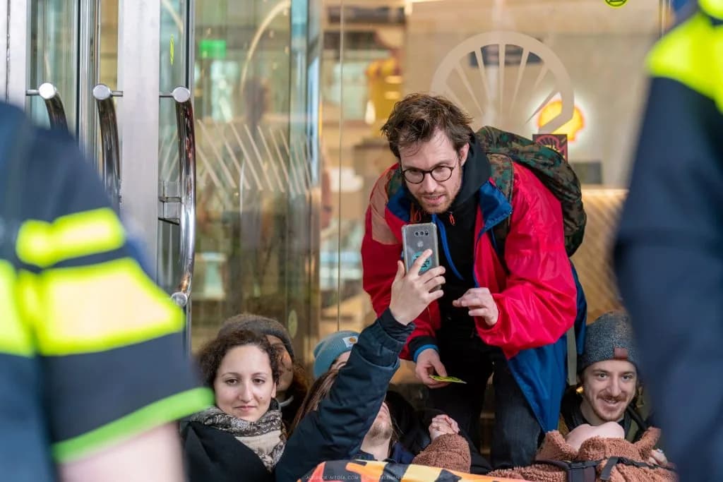 Extinction Rebellion — Shell Must Fall