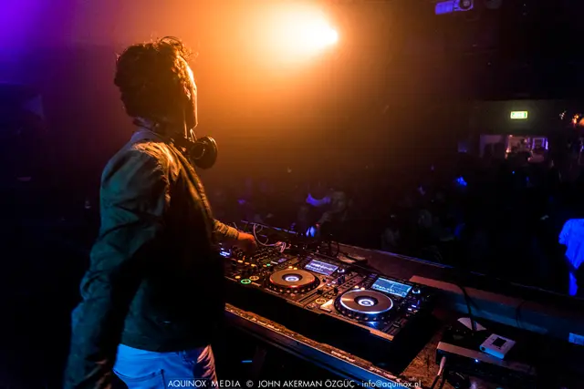 Event, people and live-music photography by Aquinox Media